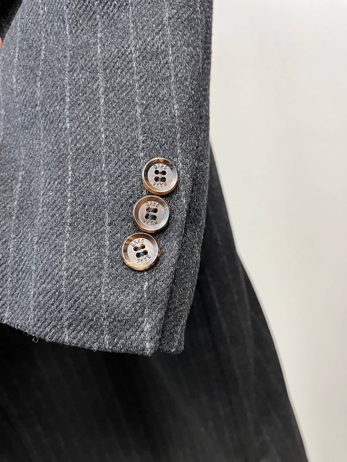 105) 닥스 스트라이프 캐시미어100% 코트  상품이미지9