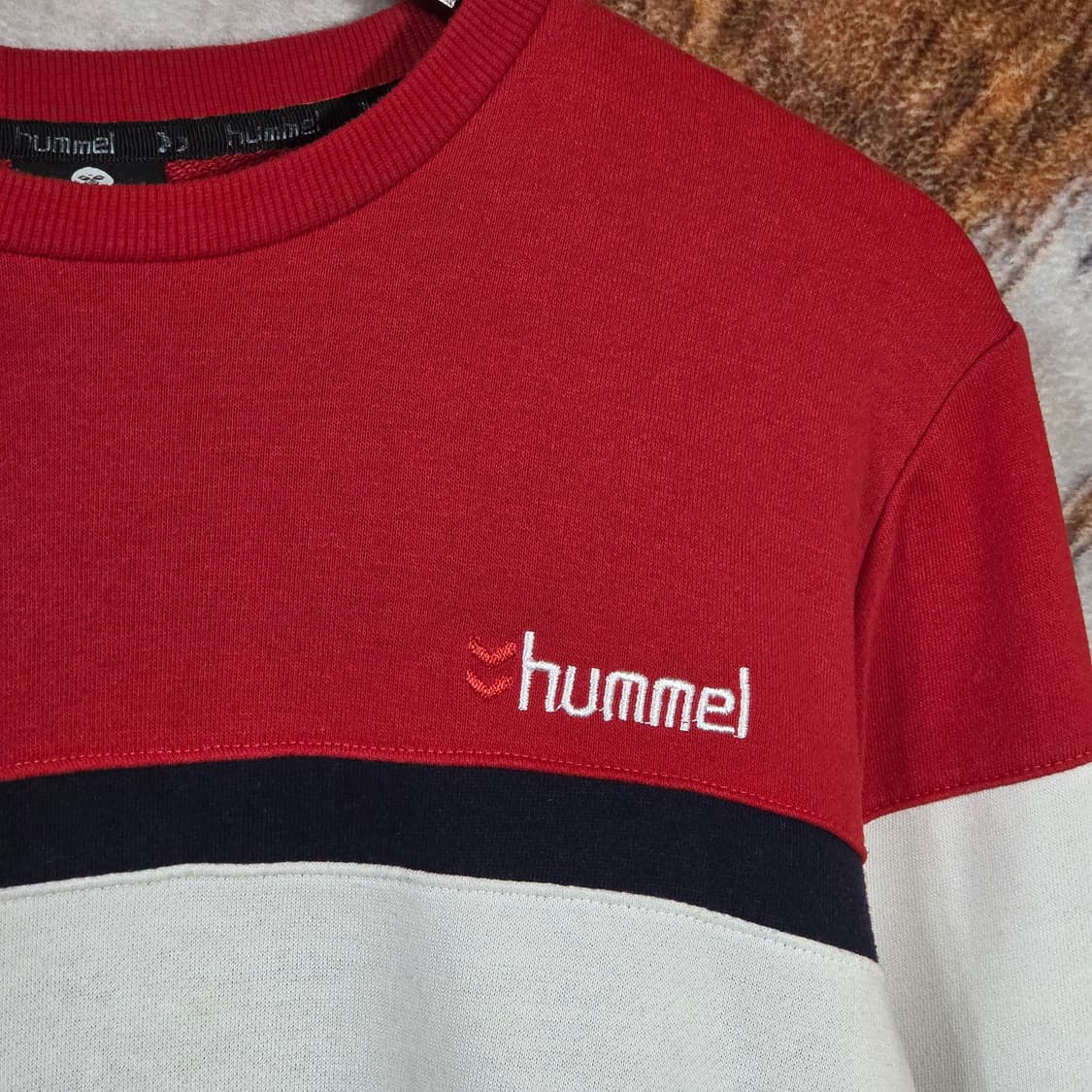 험멜 네이비 레드 배색 맨투맨 상품이미지2