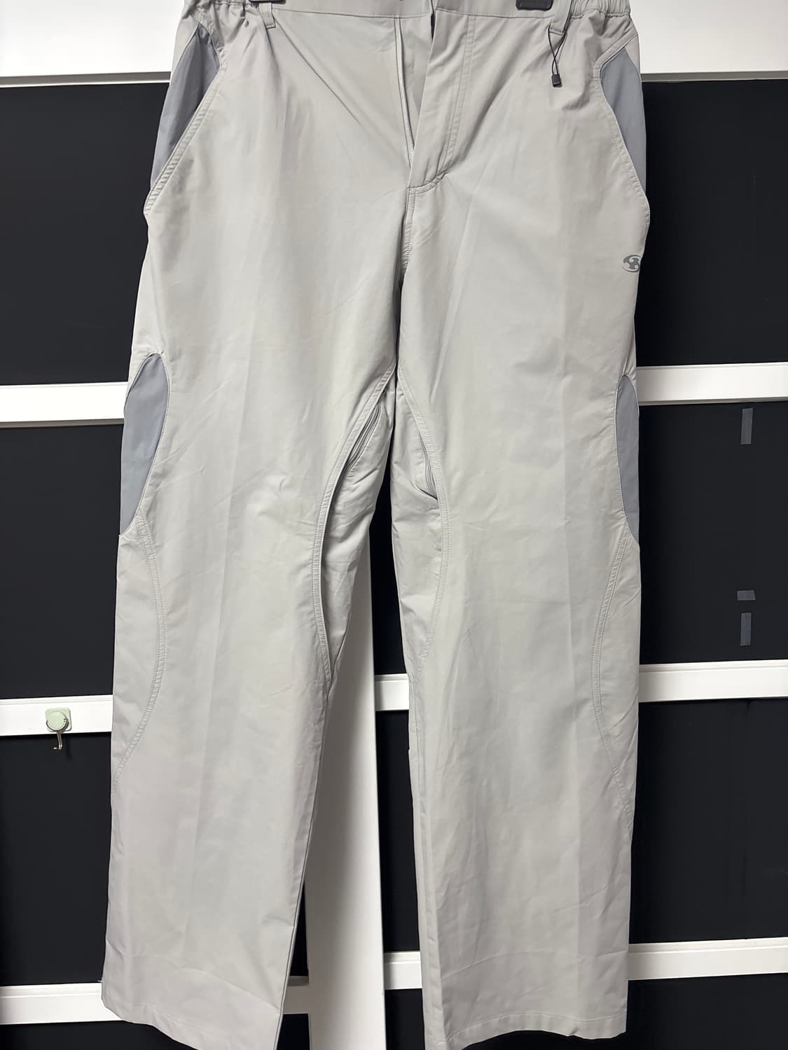 산산기어 벤트 팬츠 그레이 23ss 판매합니다 상품이미지4