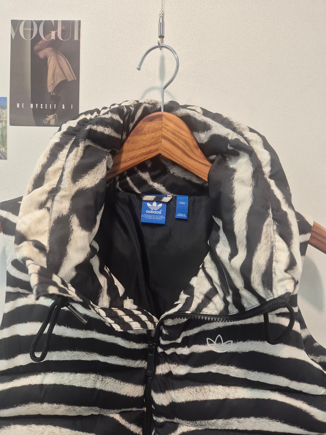 아디다스 지브라 패턴 패딩 조끼입니다
- 사이즈는 90 상품이미지2