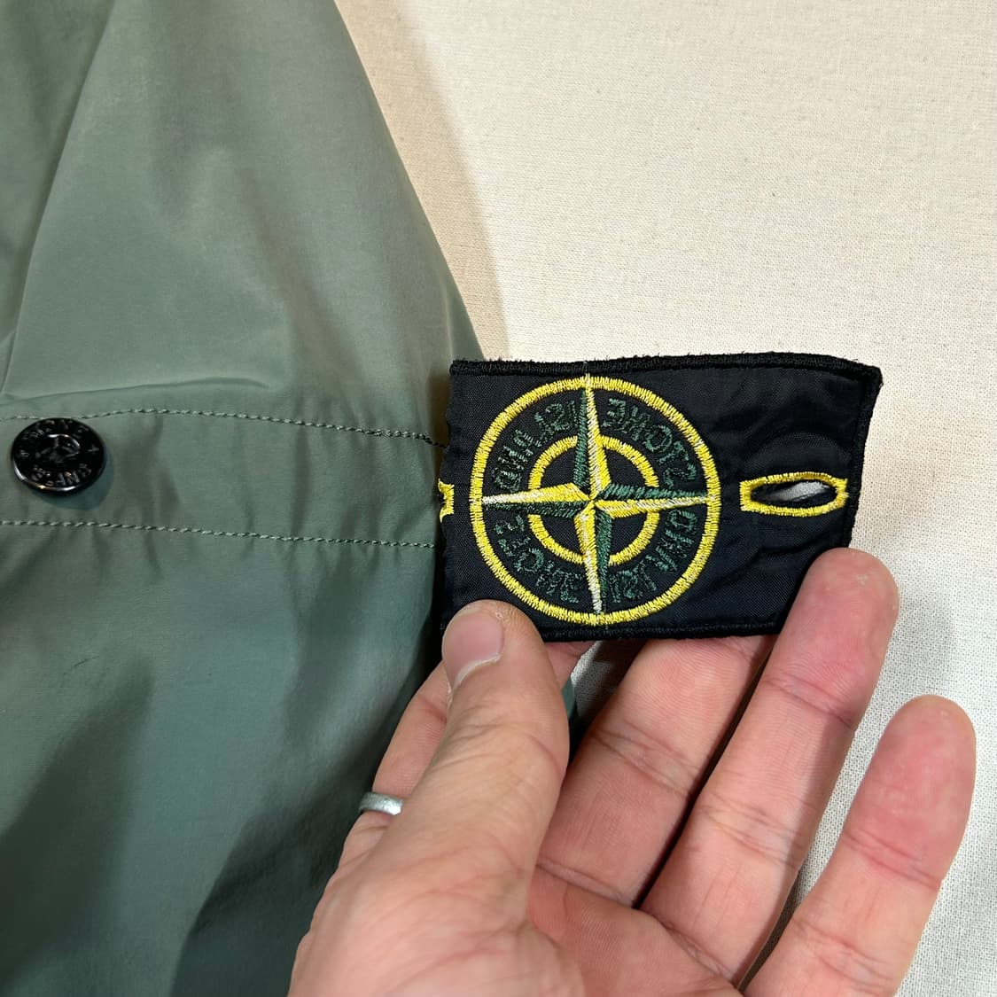 M) 스톤아일랜드 마이크로 렙스 후드 봄버 자켓 상품이미지2