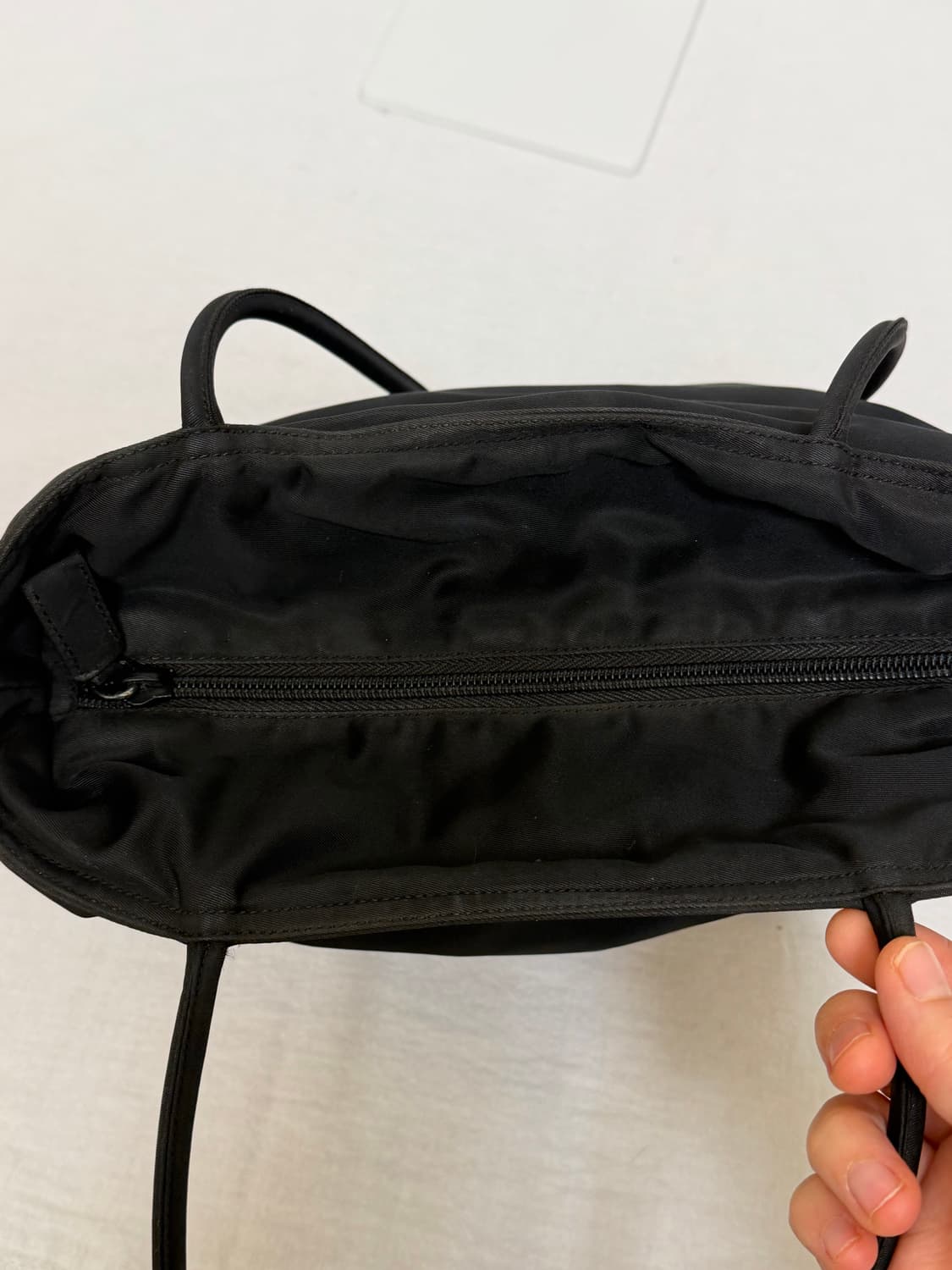 정품 프라다 포코노 나일론 토트백 숄더백 블랙 상품이미지8