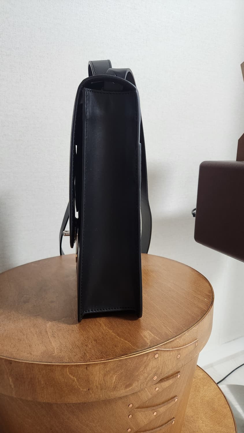 르메르 버티컬백 판매합니다. 상품이미지4
