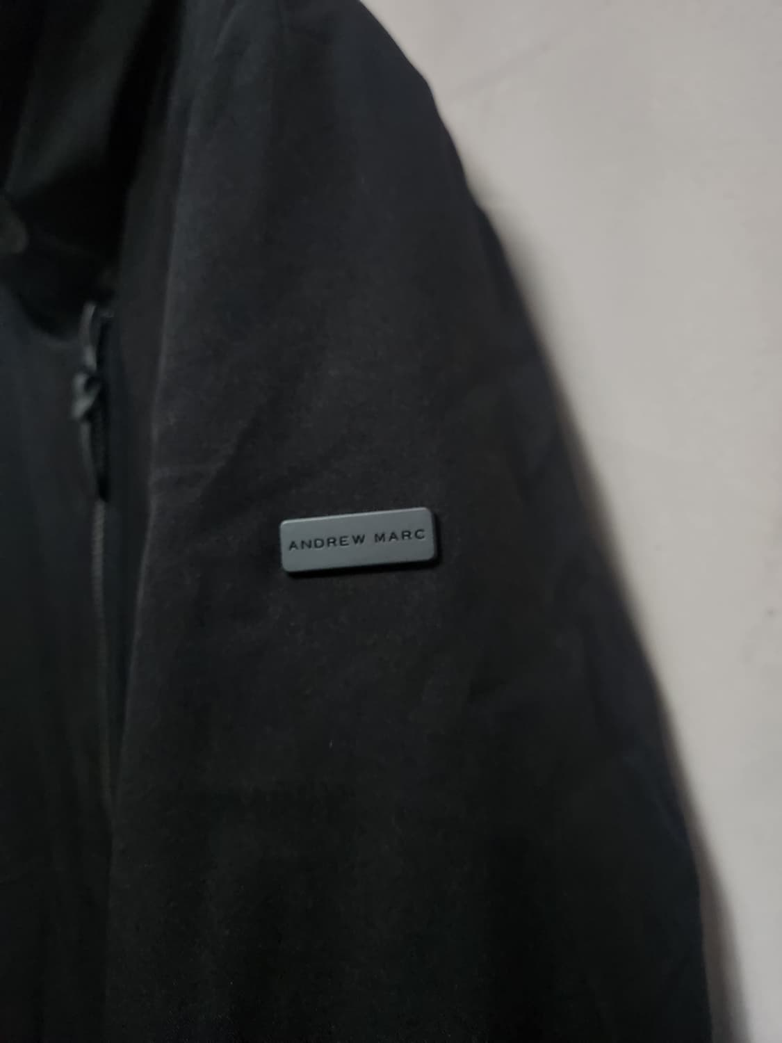 ANDREW MARC블랙 하이넥 패딩 점퍼 상품이미지3