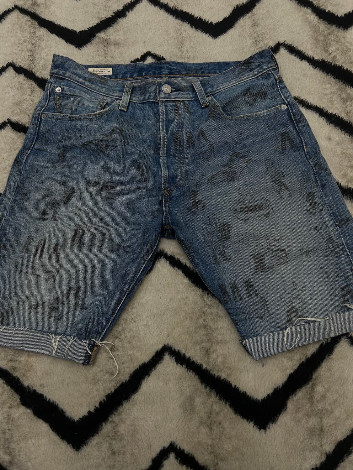 [32]리바이스501 프리미엄 그래픽 커스텀 데님 반바지 상품이미지3