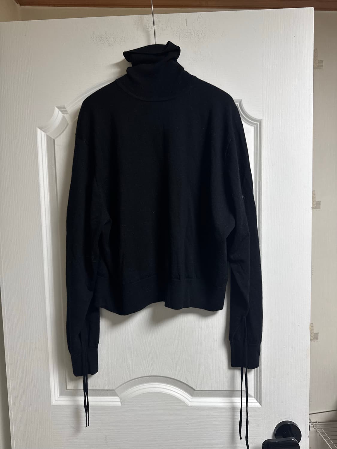 유니클로 jw앤더슨 터틀넥 목티 니트 블랙L 상품이미지1