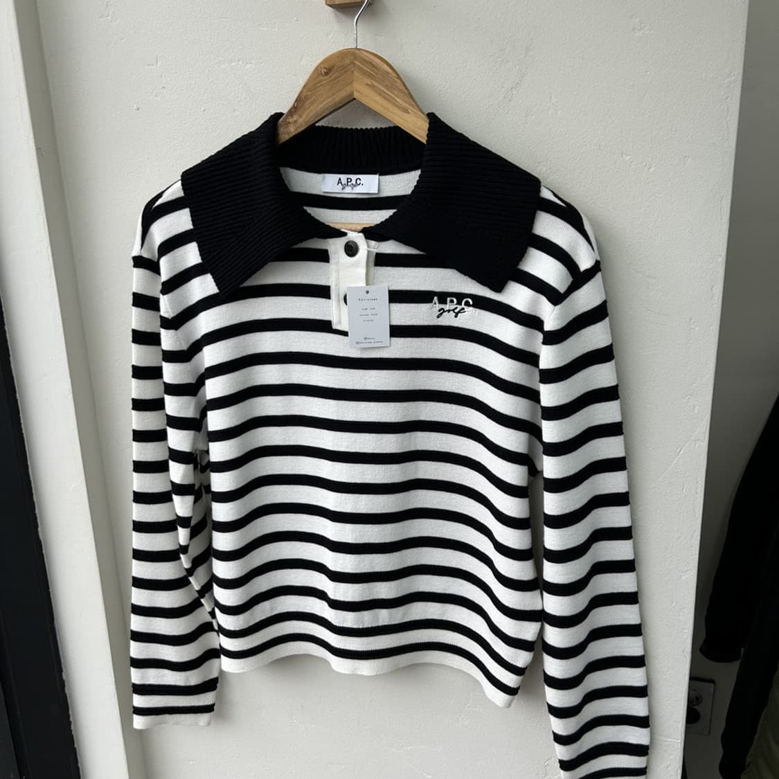 16591 - A.P.C. 아페쎄 스트라이프 카라 니트 상품이미지2