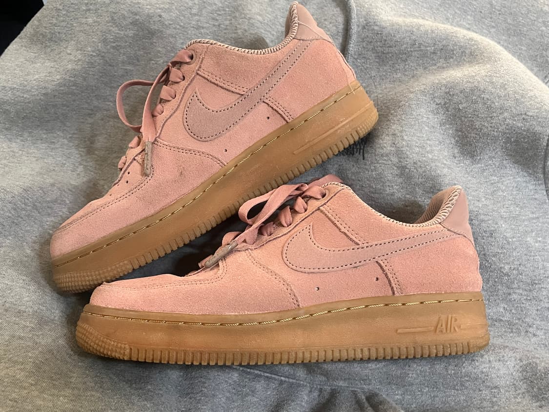 (W) 나이키 에어포스 1 '07 로우 SE 파이클 핑크 검 상품이미지1