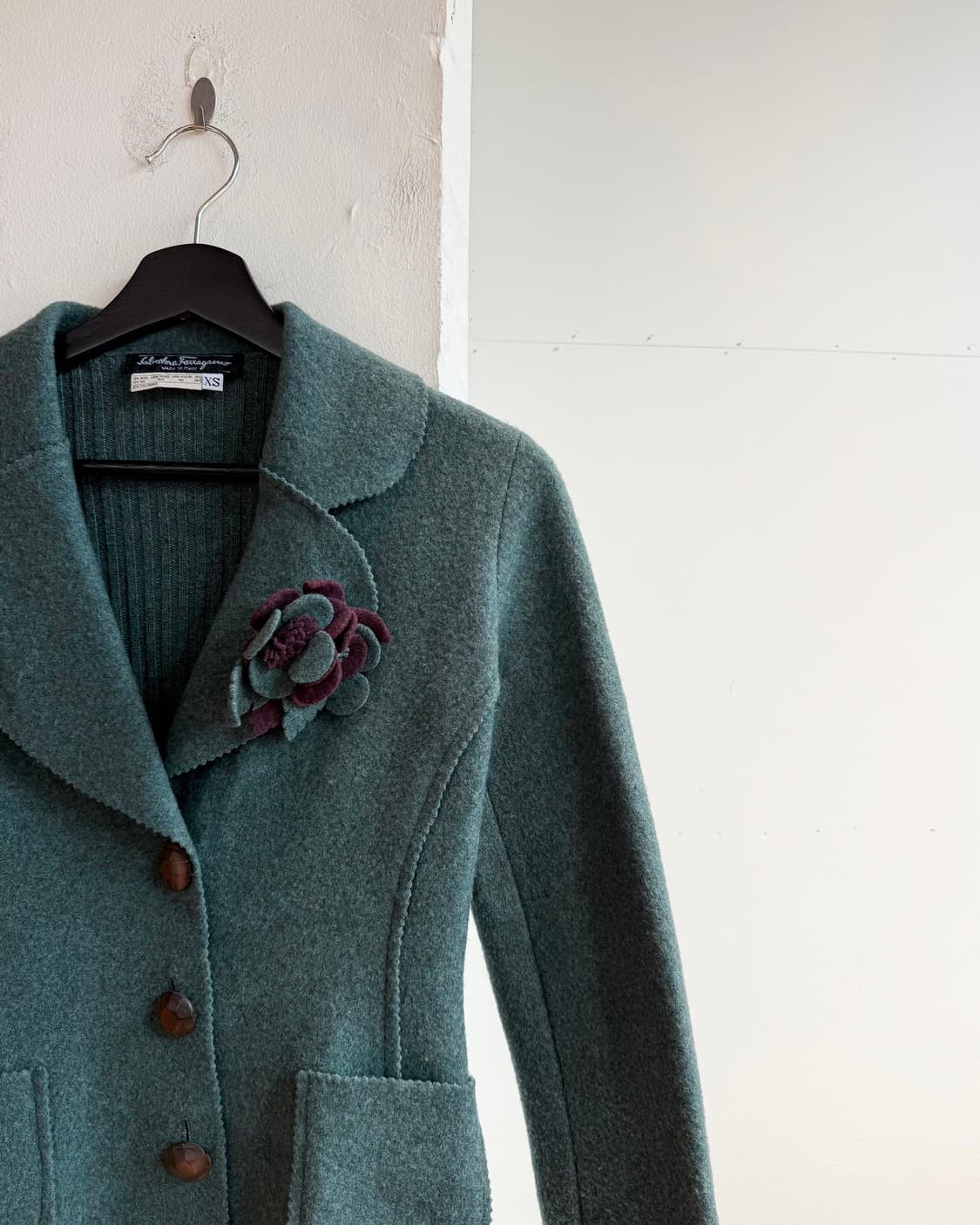 페라가모 그린블루 플라워 패치 3b 울 자켓  상품이미지5