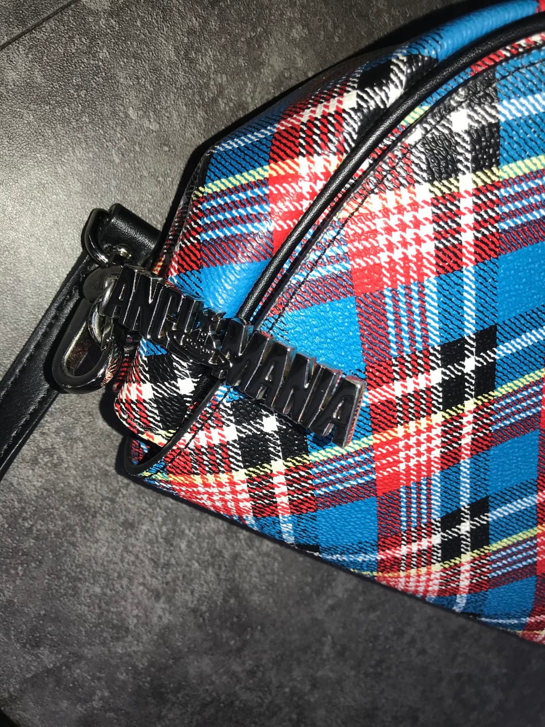 비비안 웨스트우드 앵글로매니아 체크 크로스백 상품이미지4