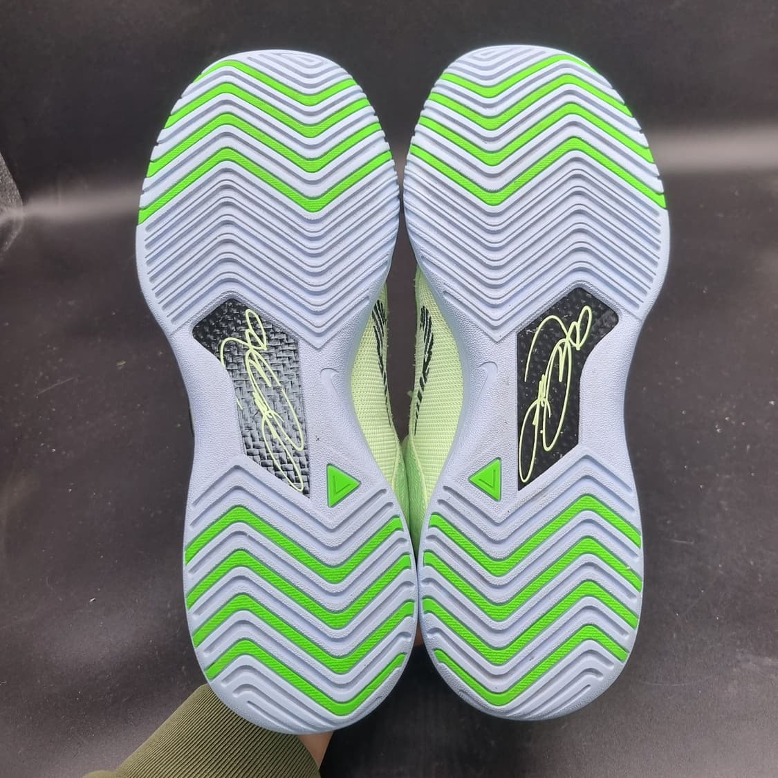 나이키 줌르브론nx xxt 농구화 250. 상품이미지3