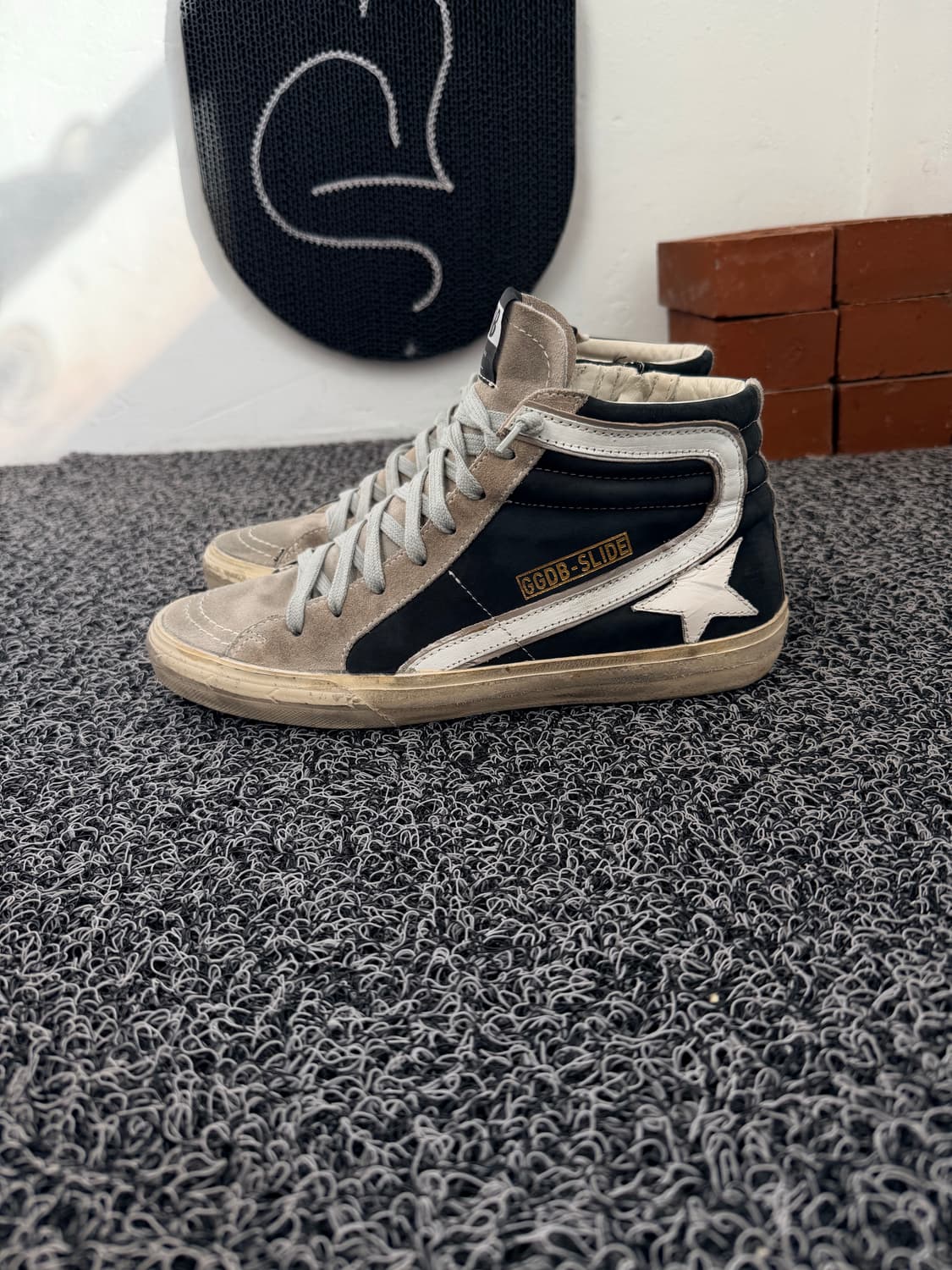 골든구스 슬라이드 하이탑 블랙/그레이 - 41사이즈 상품이미지2