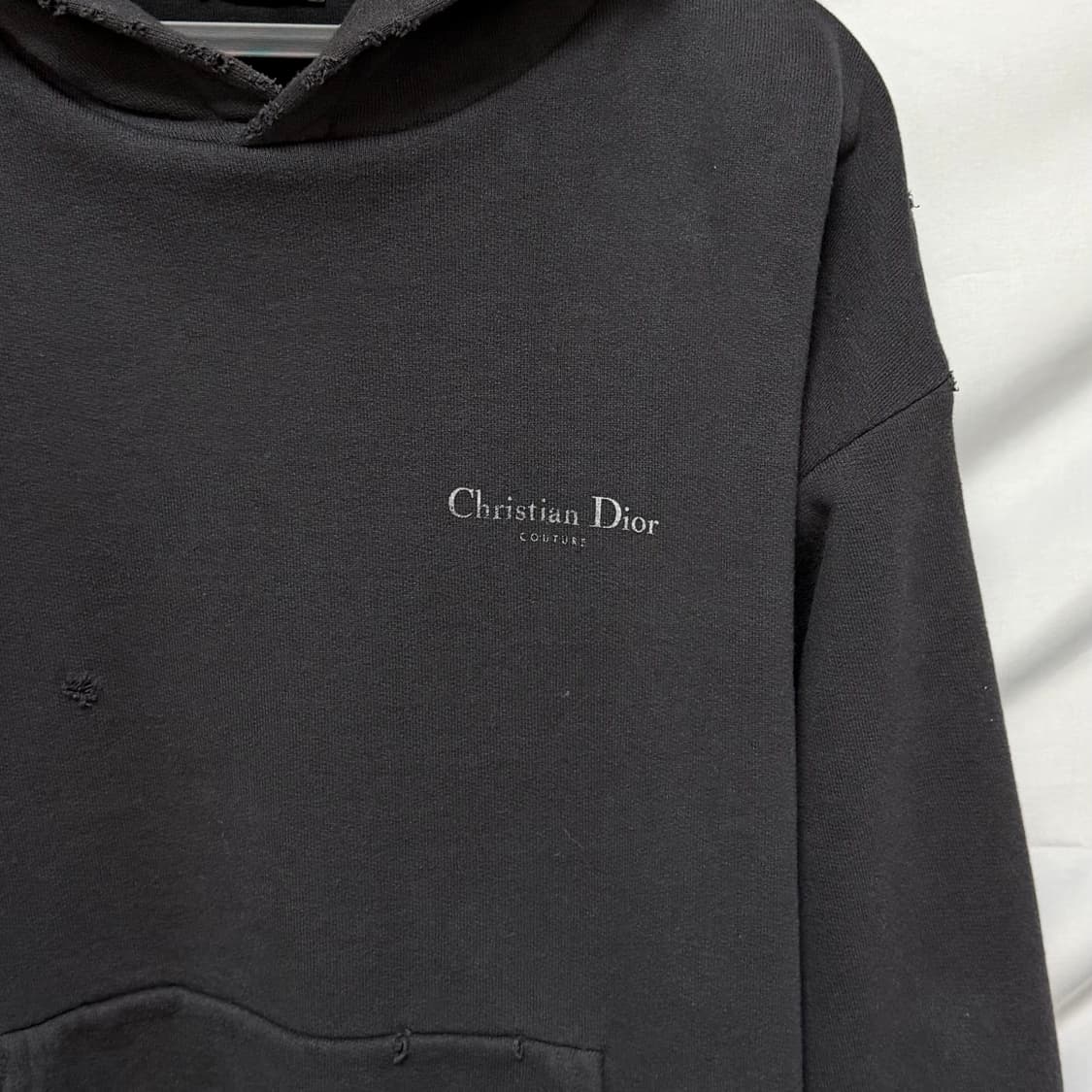 [S+급/오버핏M] 디올 꾸뛰르 백로고 후드티 블랙 상품이미지4