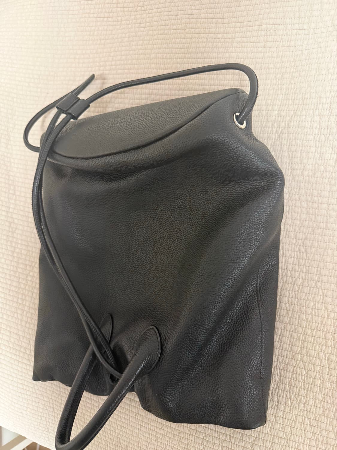 애테 FIN DRAWSTRING BAG 블랙 상품이미지3