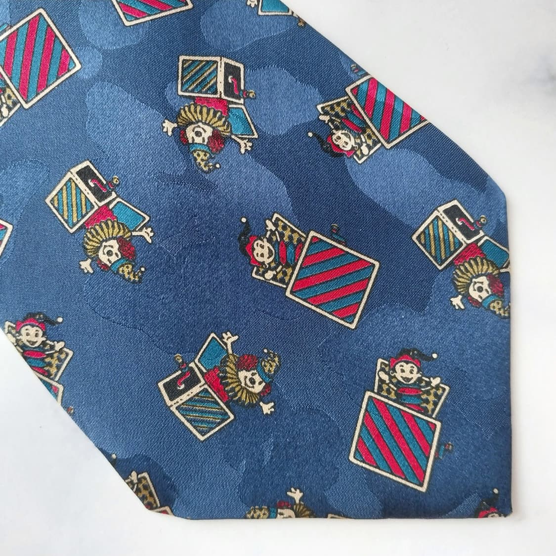 발렌시아가 실크 블루 서커스 모티브 넥타이 10cm A+등급 K1904
 상품이미지9