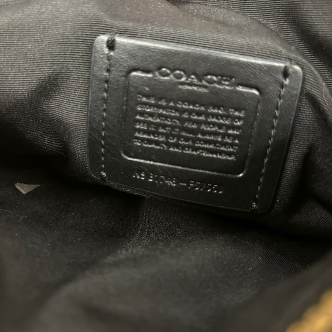 코치 블랙 가죽 크로스백  상품이미지4