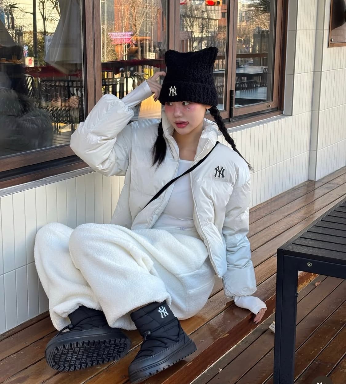 MLB 유광 커브 크롭 패딩 상품이미지2