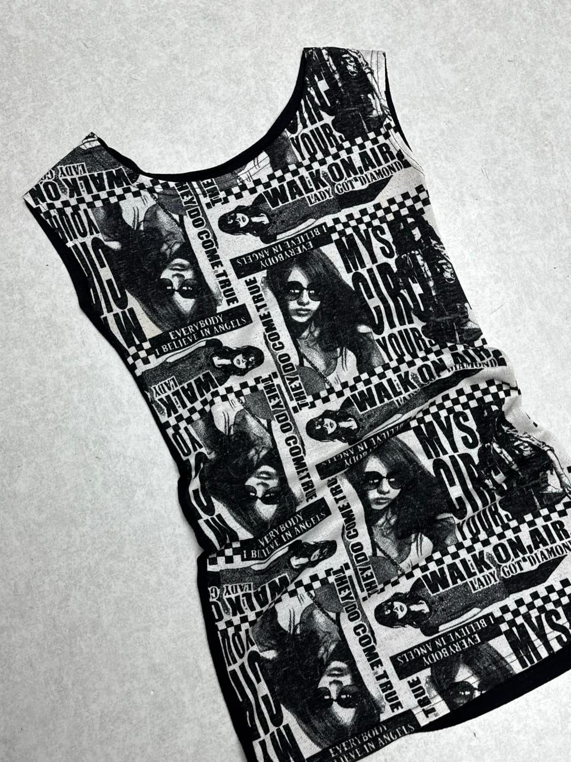 펑크 메거진프린팅 탑  상품이미지2