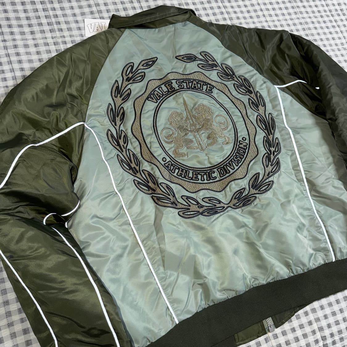 (L) Vale Forever 재규어 바시티 봄버 자켓 올리브 상품이미지5