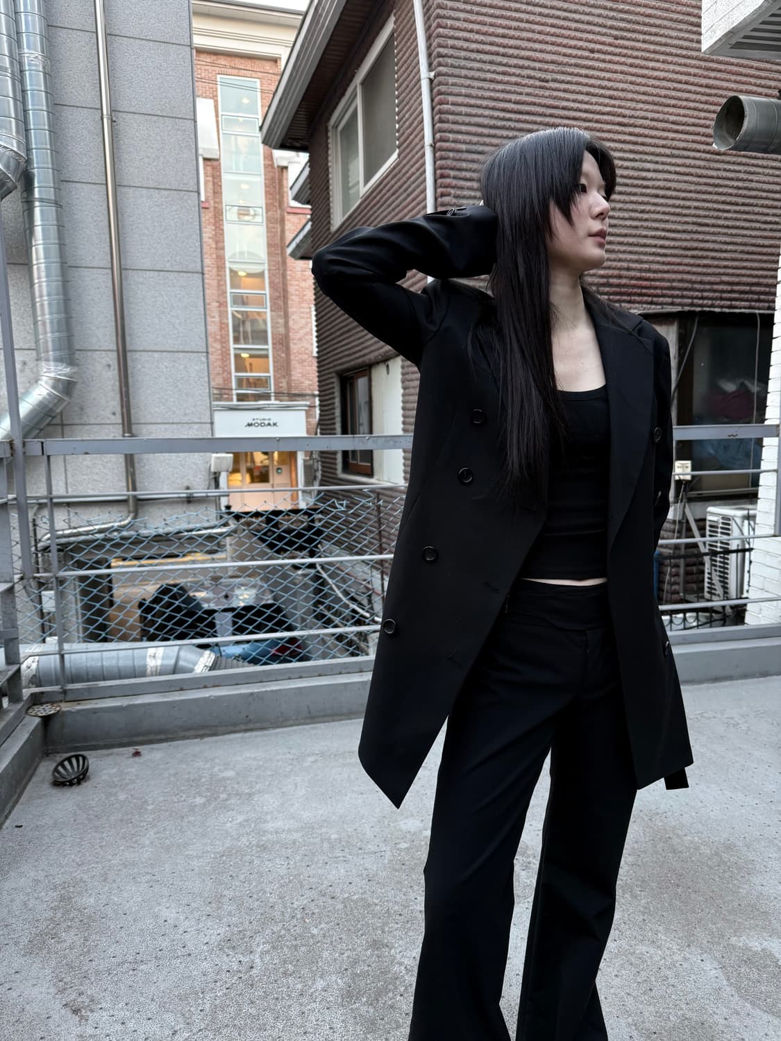 혜인서 미니멀리즘 스트랩 블레이저 상품이미지2