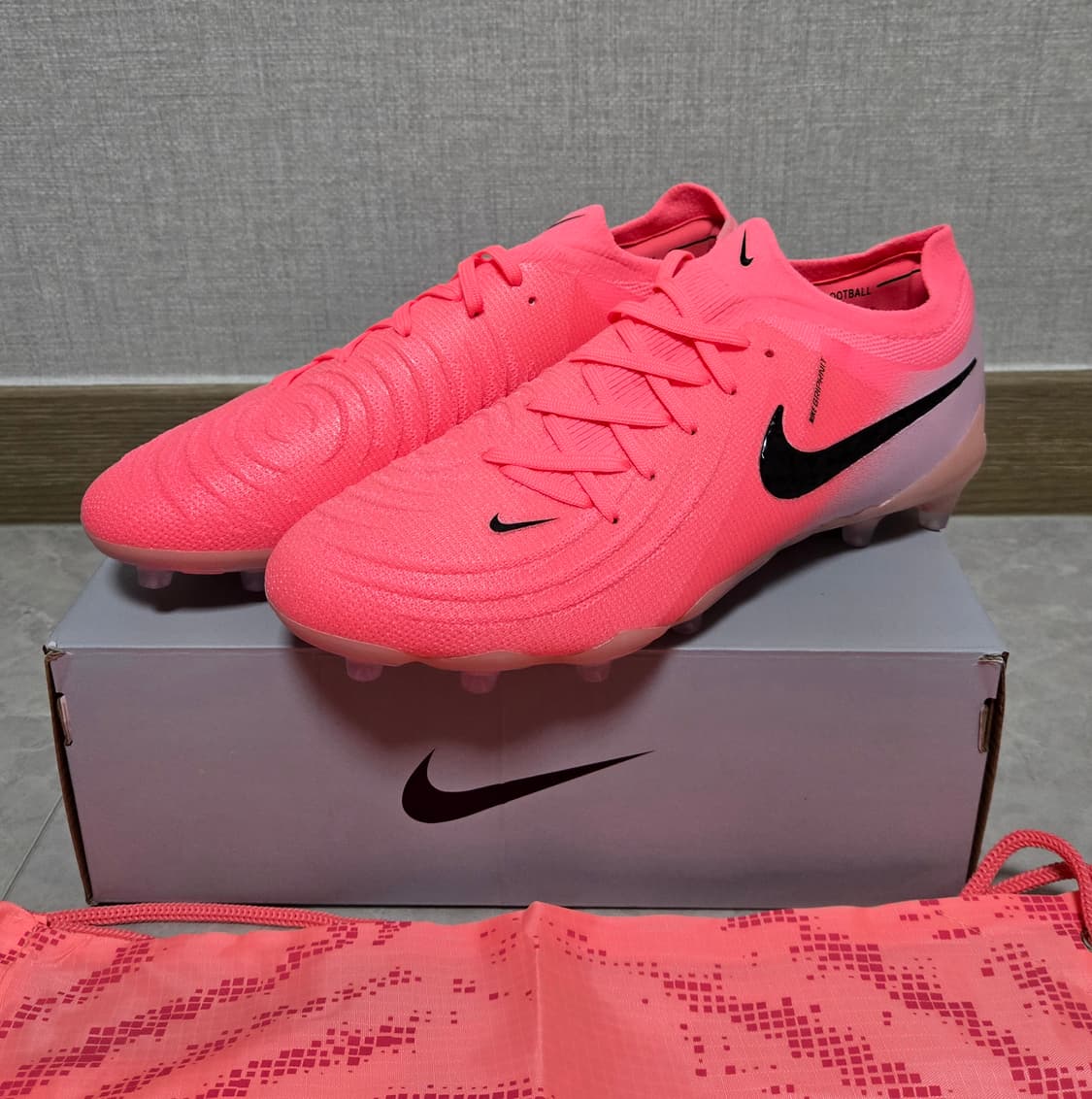 나이키 팬텀 GX II 엘리트 AG-PRO 축구화 FJ2554600 상품이미지1