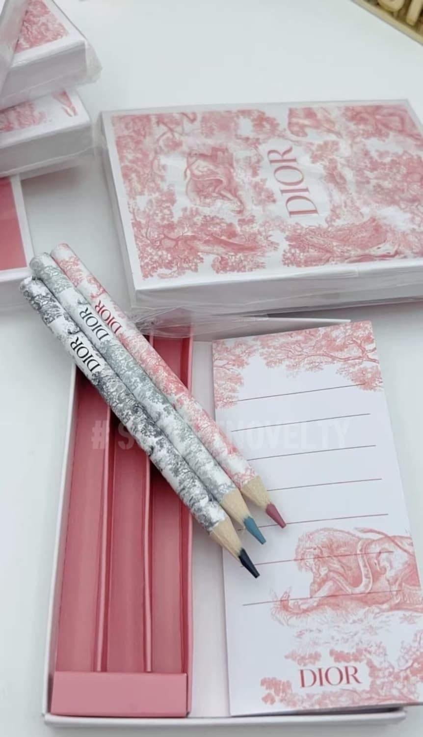 2025 디올뷰티 힌정판 메모지&색연필 세트 상품이미지9