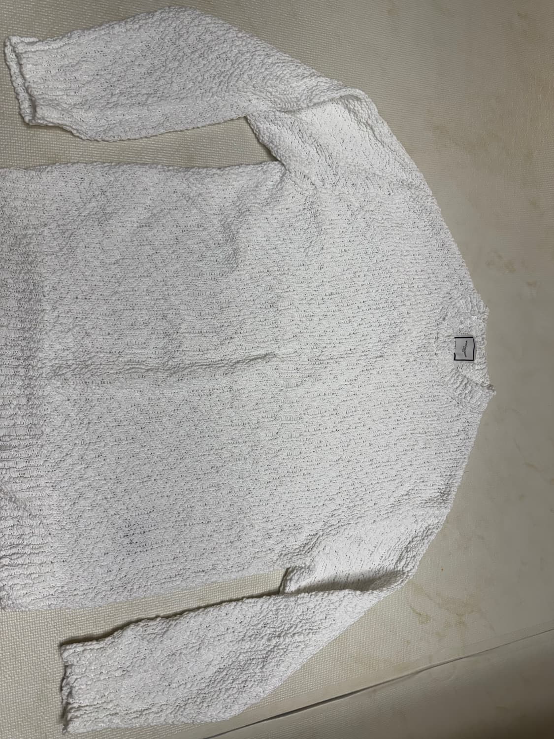 우영미 화이트 텍스쳐 위빙 스웨터 (50) 상품이미지3