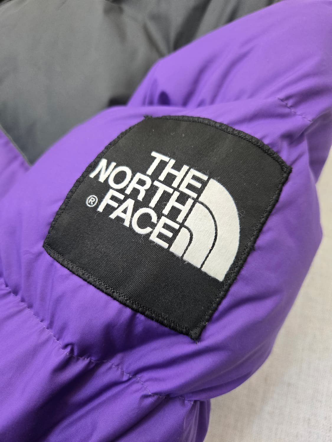 노스페이스 눕시 패딩 퍼플/블랙 상품이미지2
