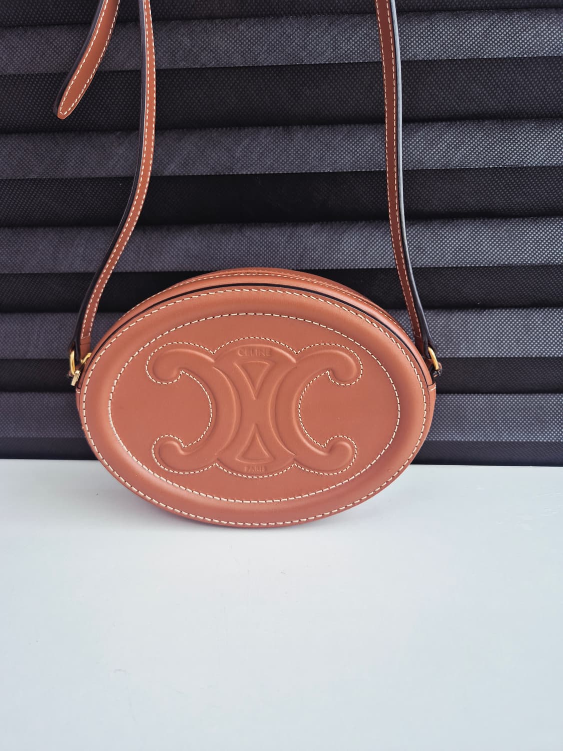 셀린느 트리옹프 오벌 펄스 미니백 (상태 매우 좋아요!) 상품이미지2