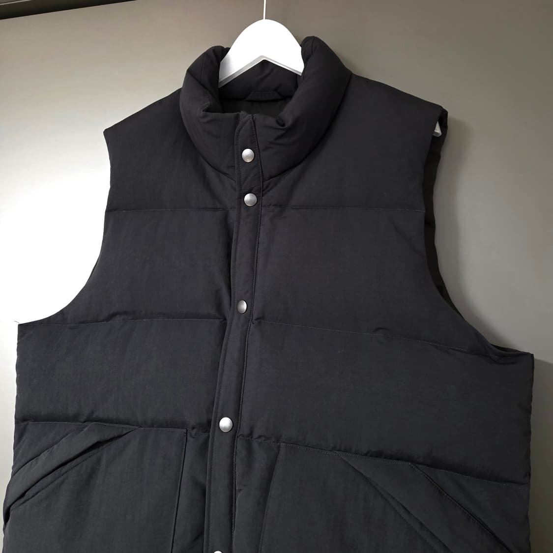 [1] 우드비 x 아워셀브스 덕다운 베스트 블랙 / 아워셀브즈 패딩 조끼 상품이미지3