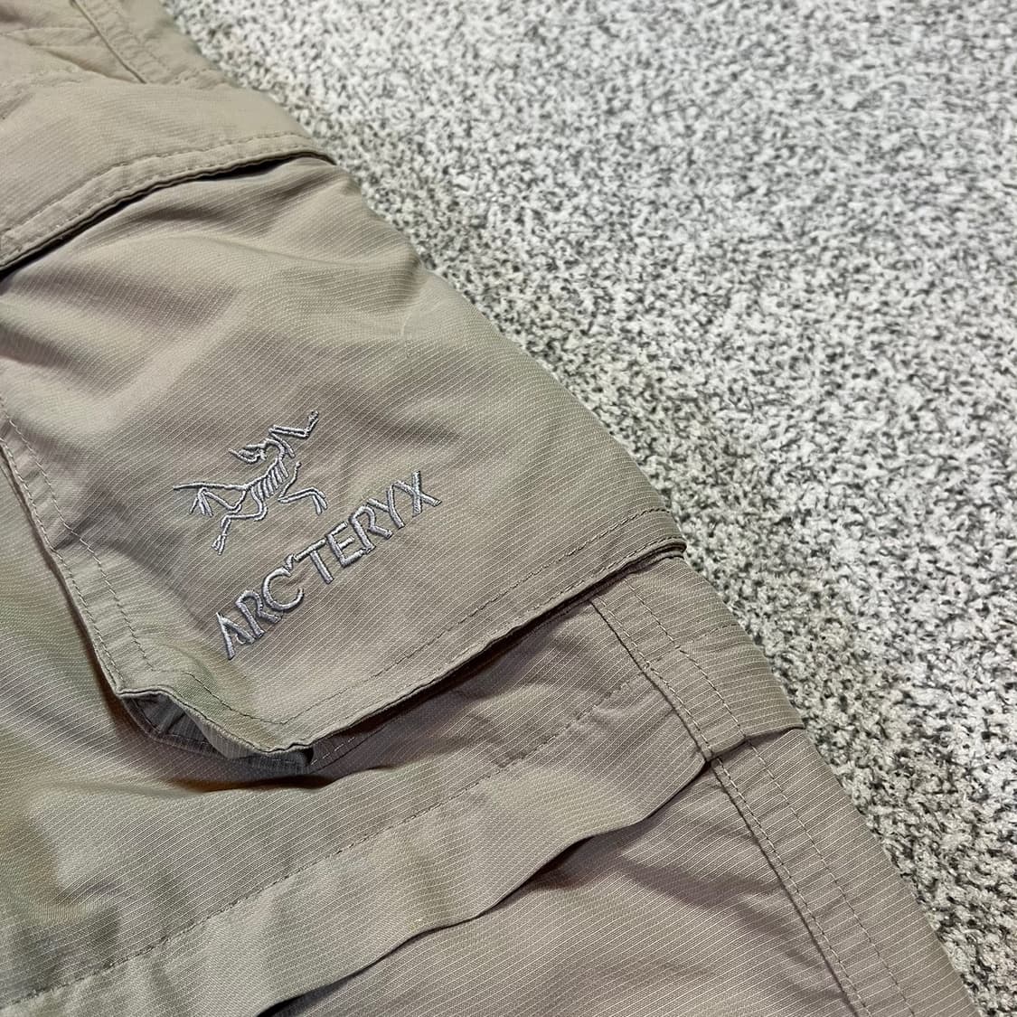 아크테릭스 컨버터블 카고 팬츠 상품이미지2