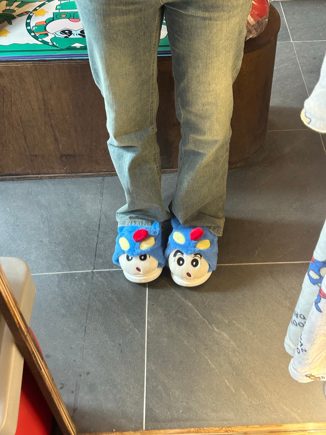 짱구 액션가면 털 실내화 상품이미지2