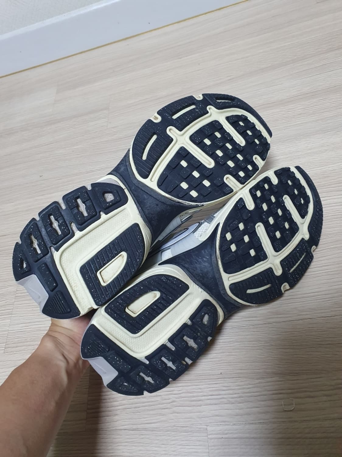 나이키 v2k 런 운동화 290 상품이미지6