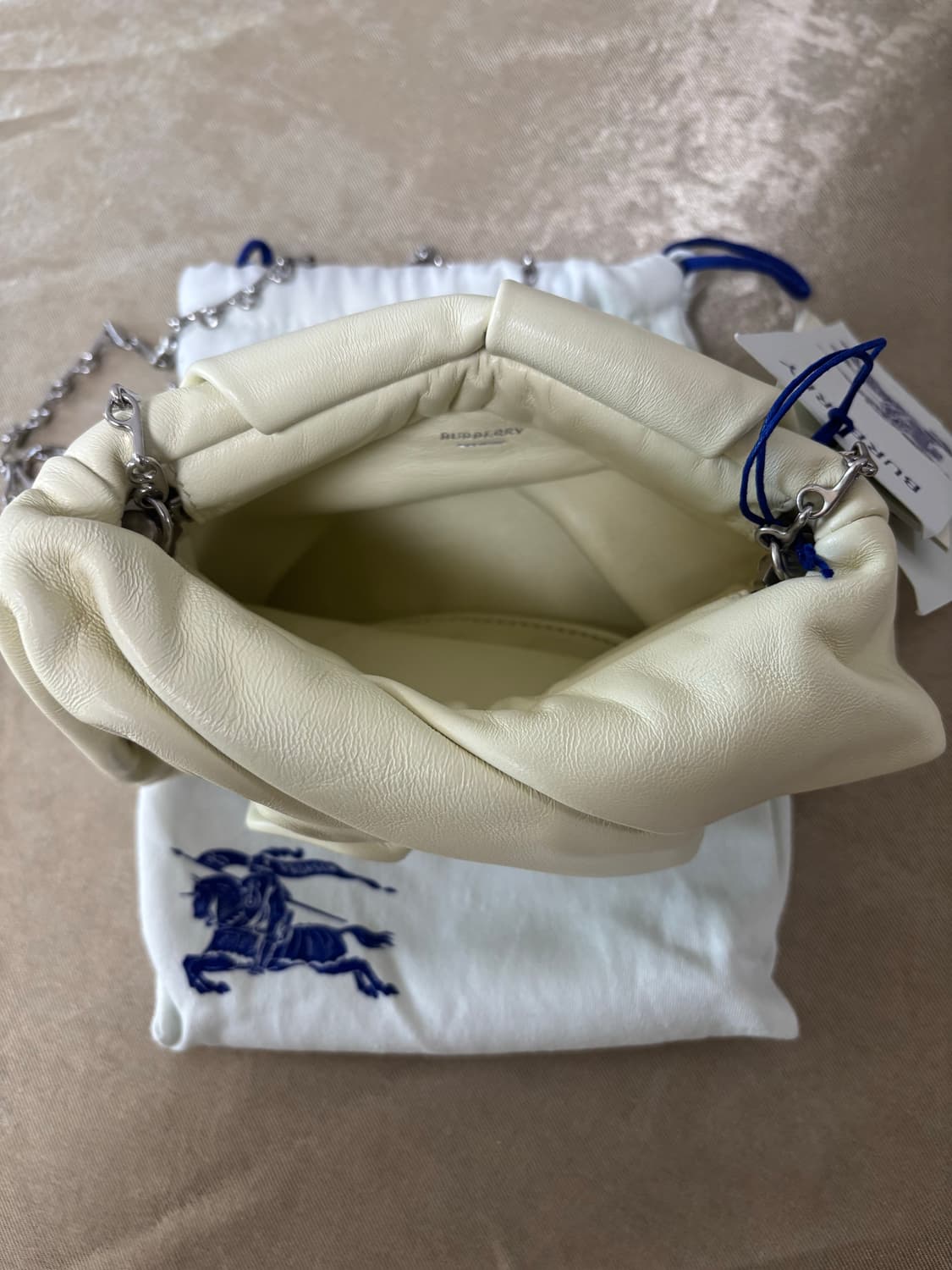 (새상품)버버리 로즈 레더 체인 크로스백 상품이미지4