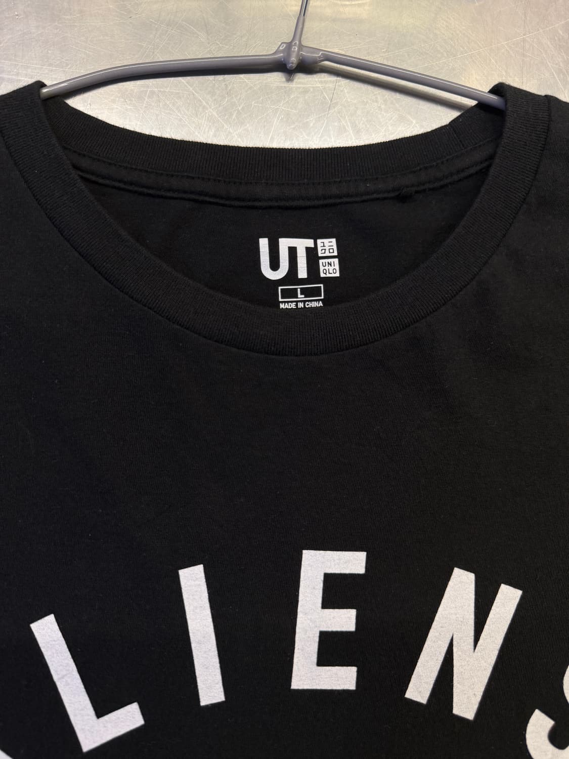 유니클로 UT 알린 블랙 반팔티 L 상품이미지5