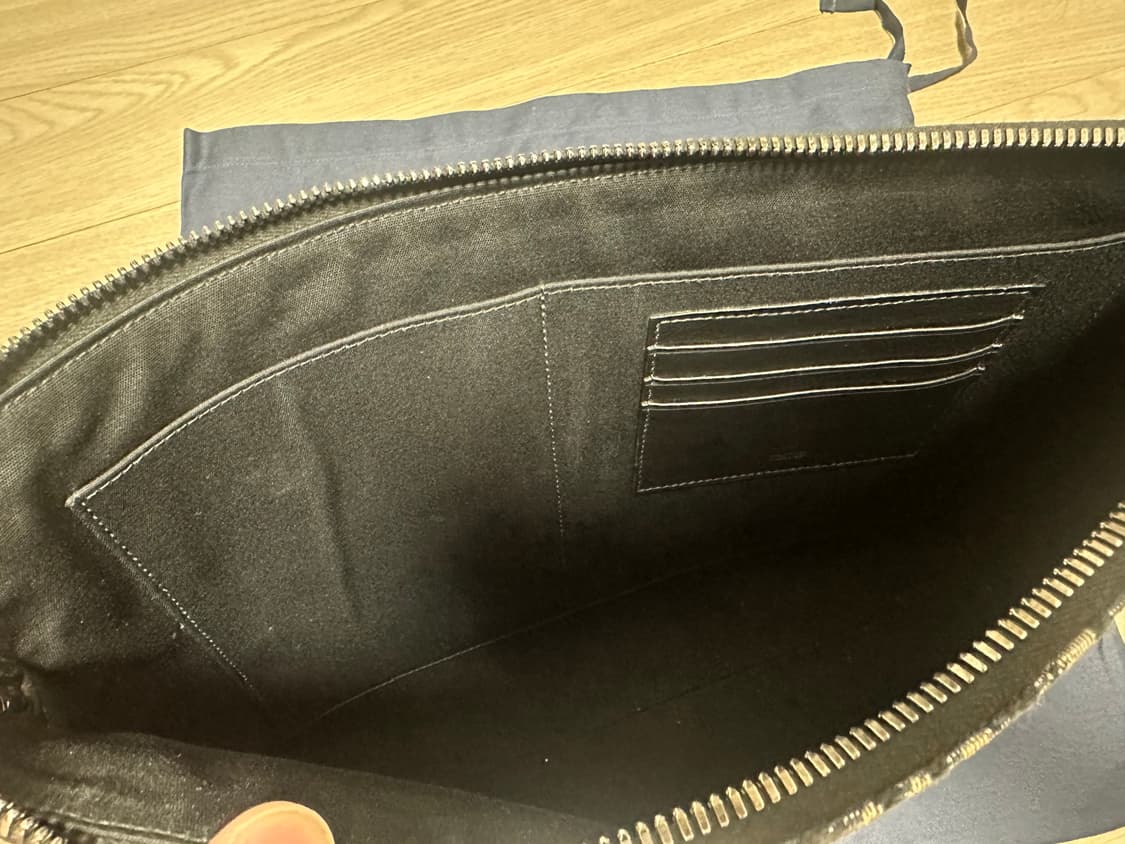 디올 A4 지퍼 파우치 상품이미지6