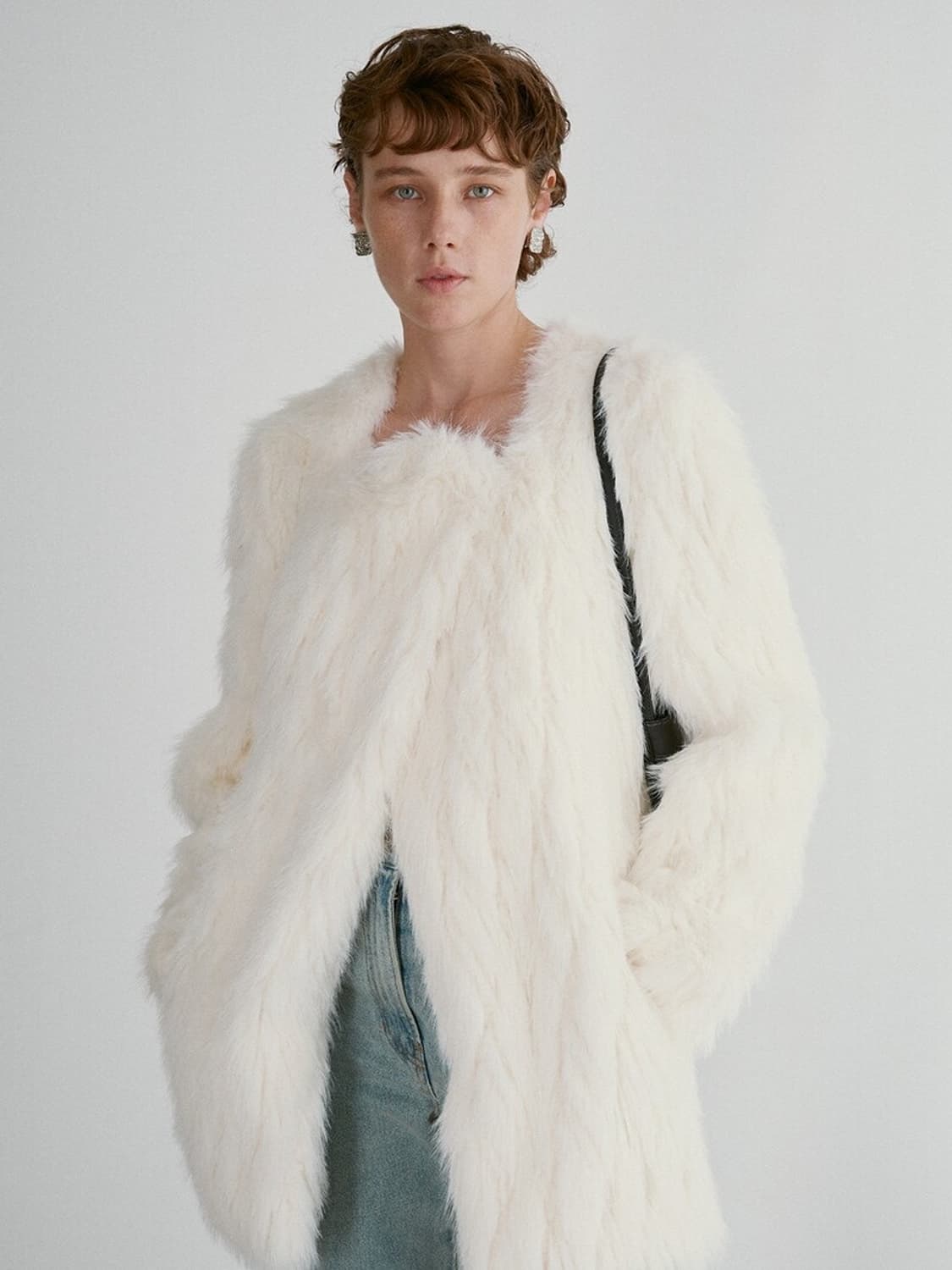 Recto 렉토 SIGNATURE CURVED FAUX FUR 퍼 자켓 상품이미지4