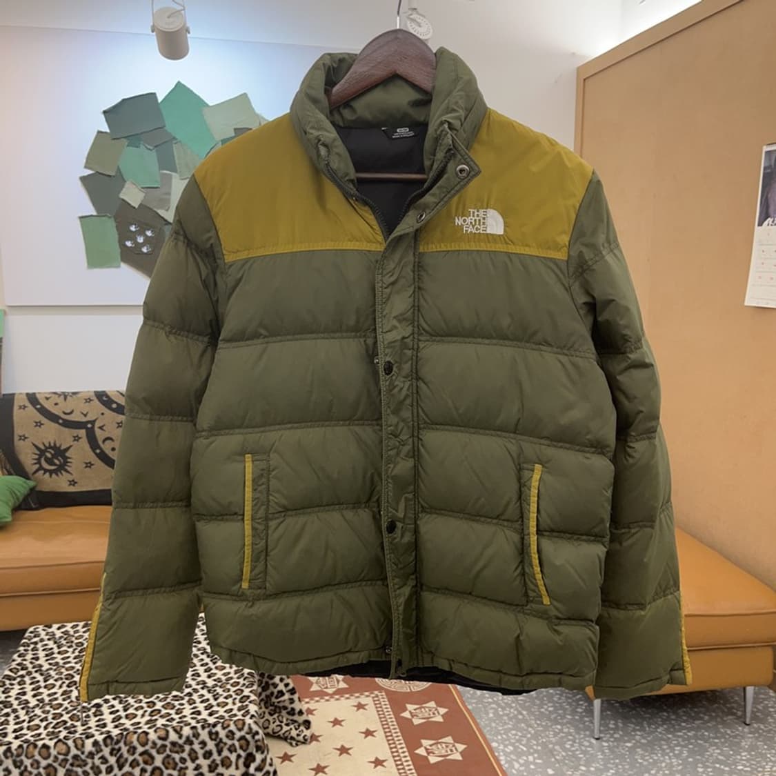 노스페이스 레트로 빈티지 말차카키 엘보패치 패딩 100 C09470 상품이미지3