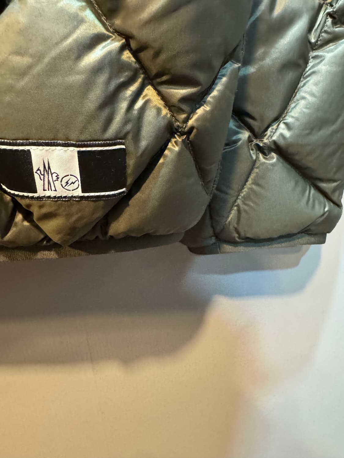 몽클레어 지니어스x프라그먼트 구스다운 봄버자켓 상품이미지6