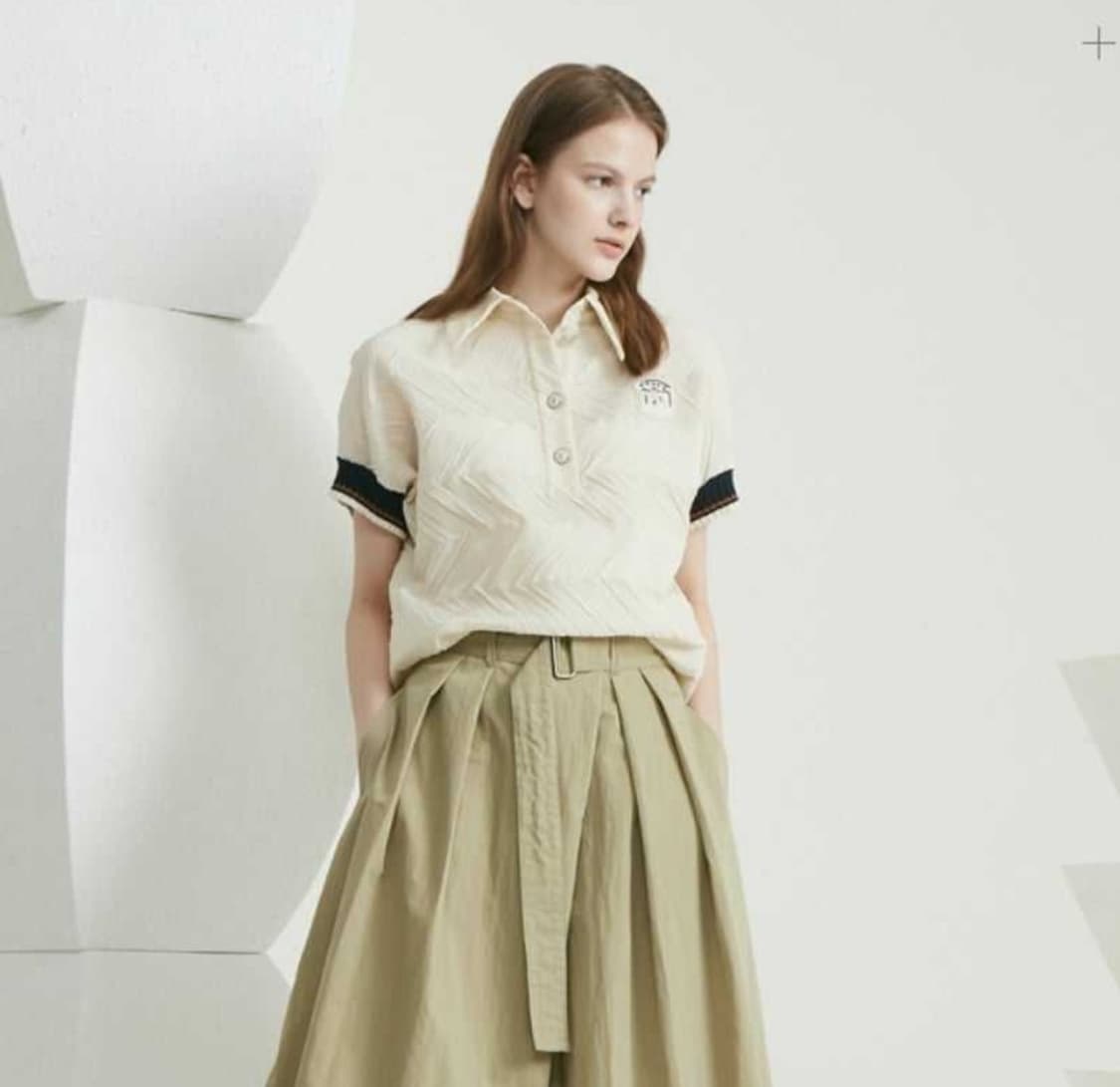 한섬 타임 2021 배색 립라인 텍스처 반팔 블라우스 F사이즈 상품이미지1