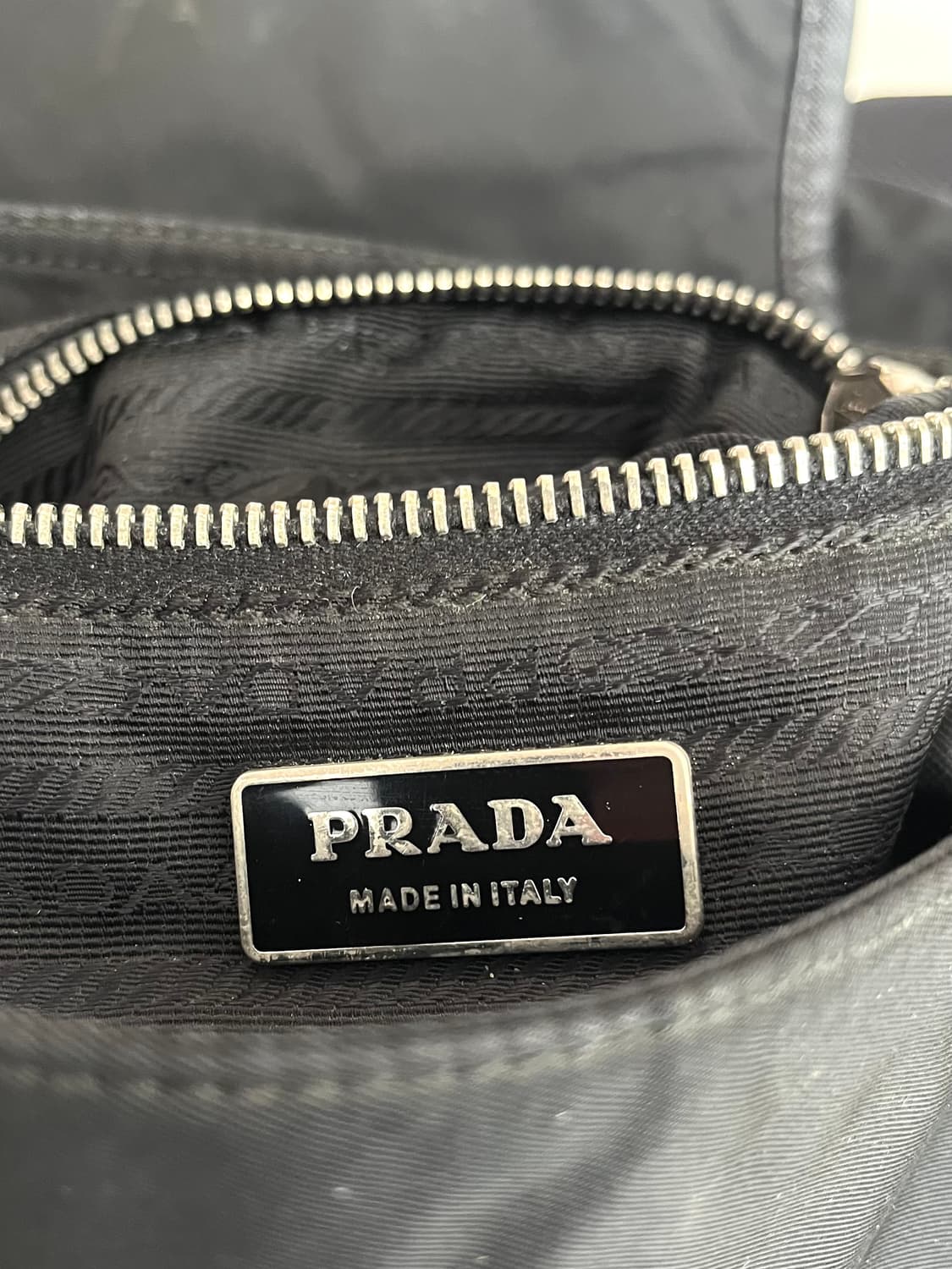 프라다 테수토 나일론 유틸리티 크로스백 상품이미지8