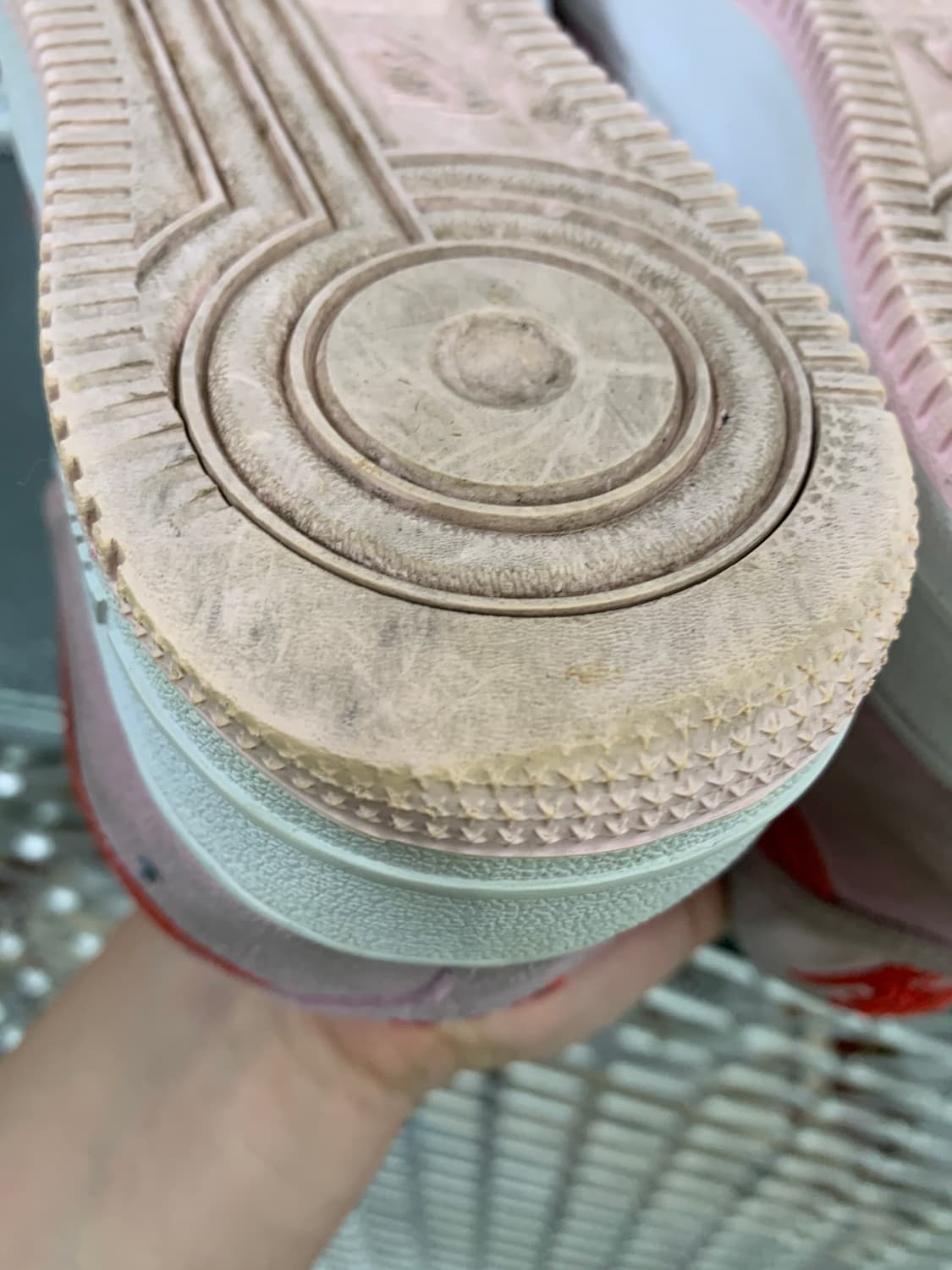 나이키 에어포스 1 발렌타인 270 상품이미지4