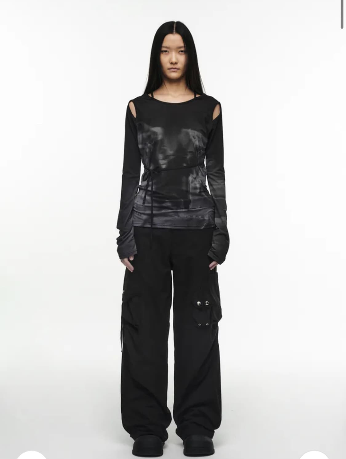 나체 CUT-OUT SLIM FIT LONG SLEEVE BLACK  상품이미지1