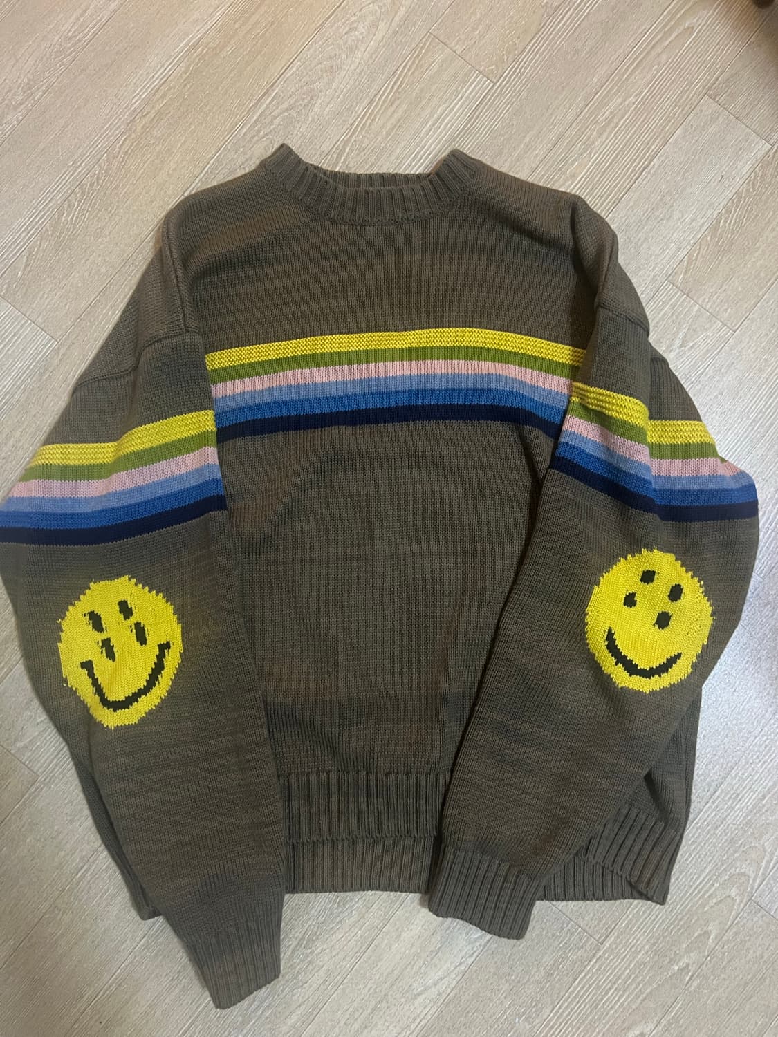 [3]캐피탈 니트 스웨터 상품이미지1