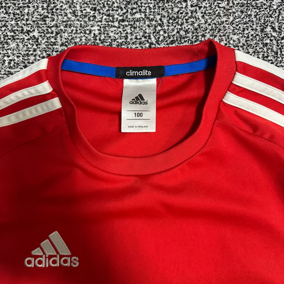 (100) 아디다스 빨간색 삼선 긴팔 티셔츠 상품이미지2