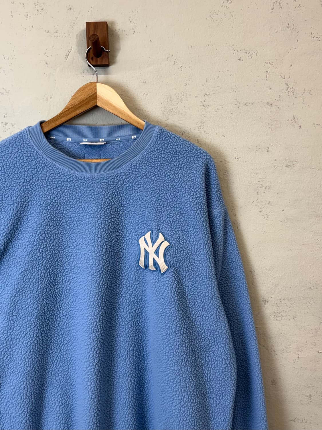 MLB 뉴욕양키즈 자수로고 플리스 맨투맨 상품이미지3