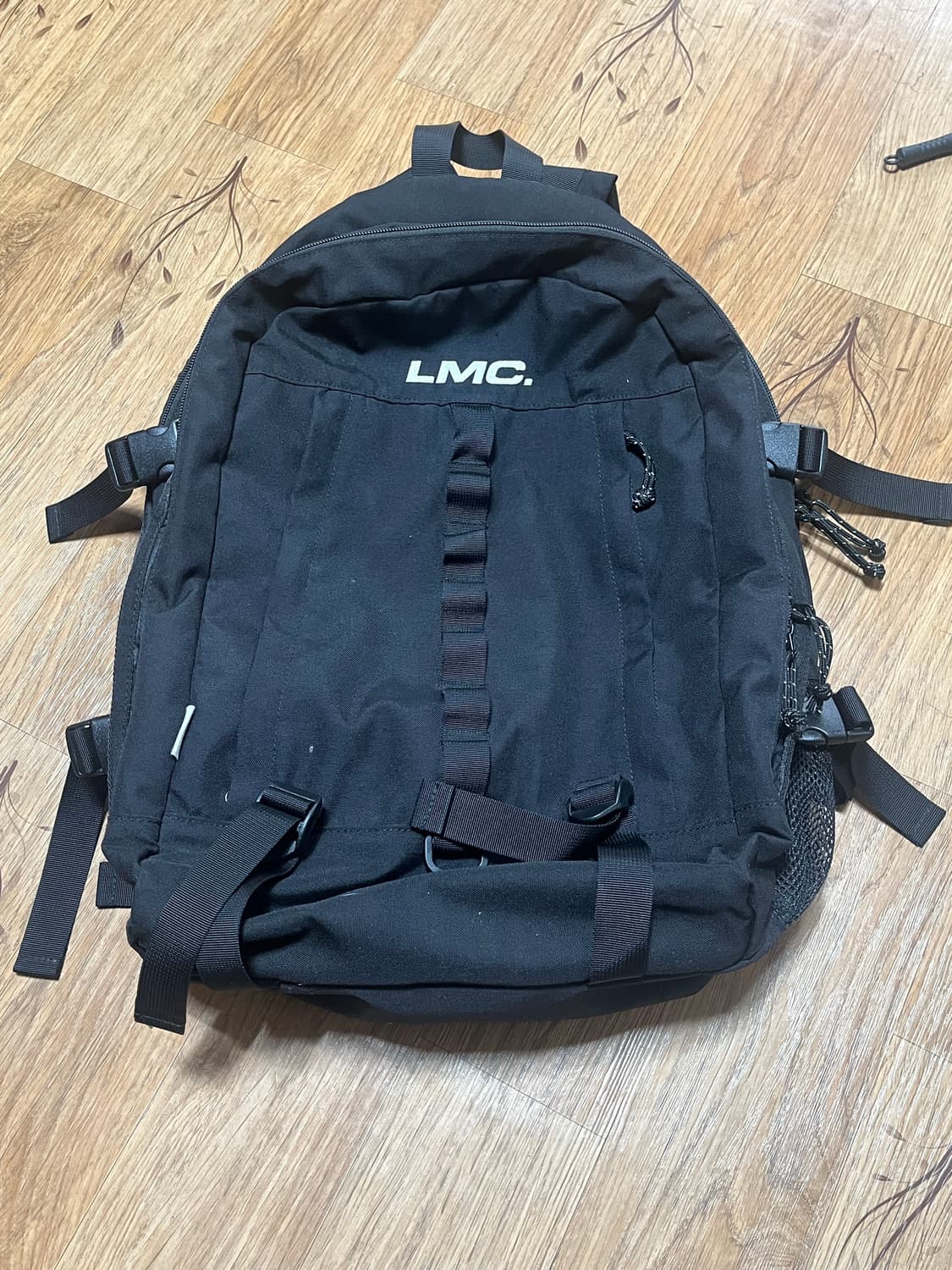 LMC 블랙 백팩 상품이미지1