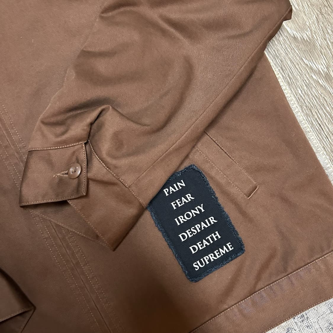 슈프림 x 더크로우 워크 자켓 브라운 상품이미지4