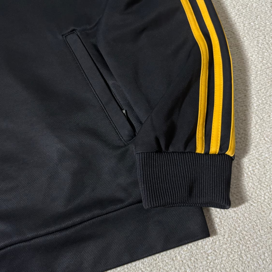 아디다스 그레이 옐로우 삼각 로고 져지 상품이미지6