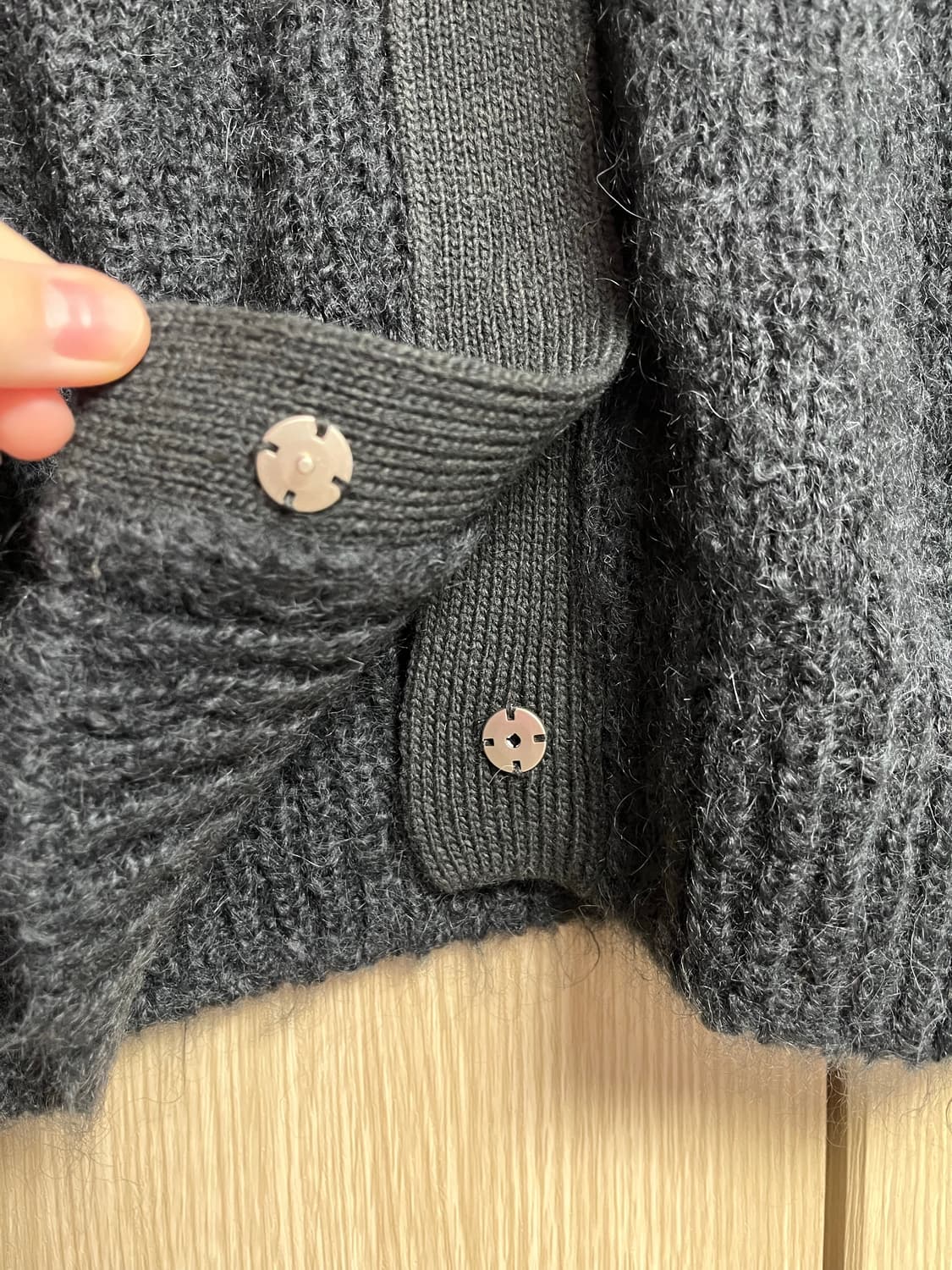 아모멘토 그랜마가디건 다크그레이 상품이미지5